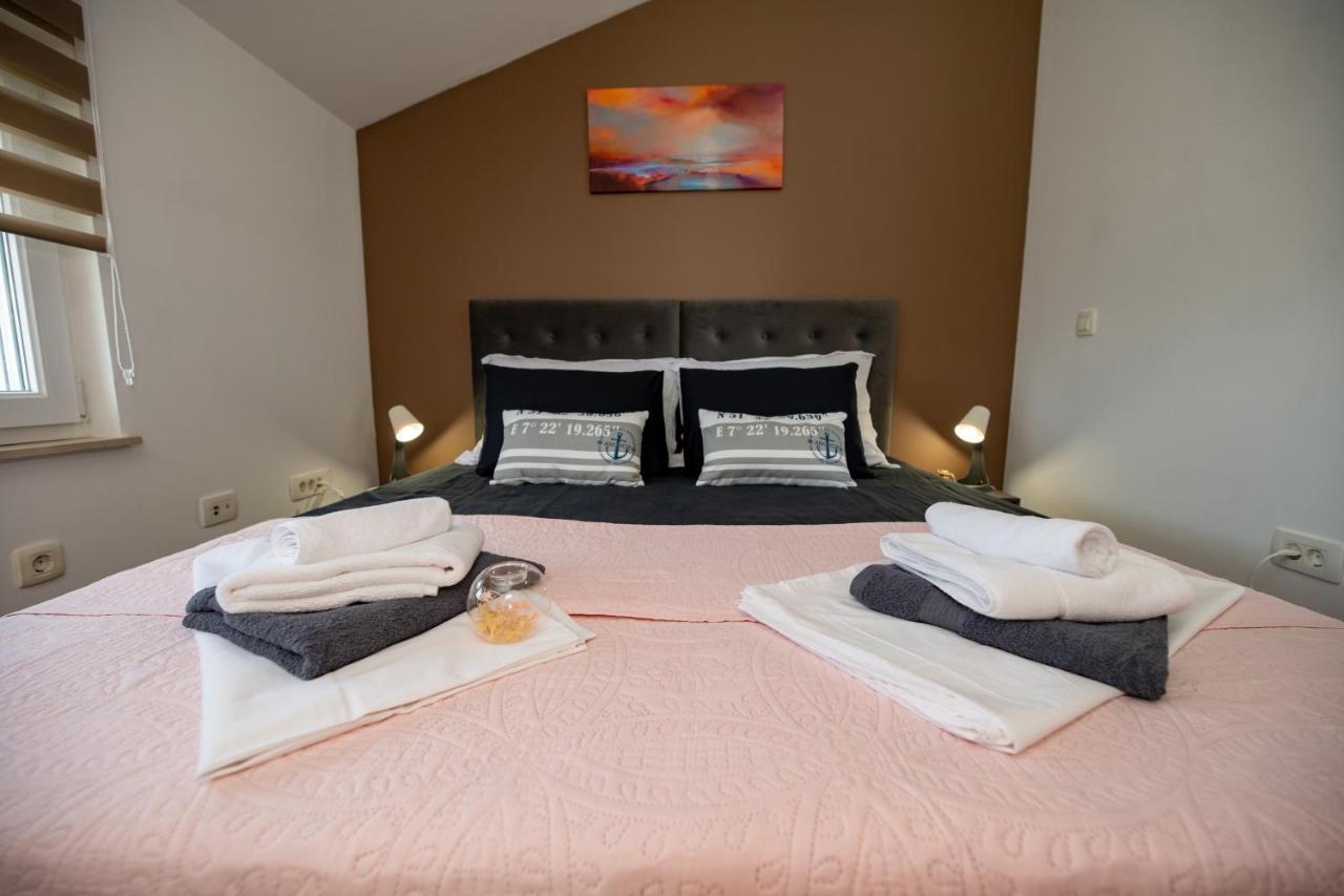 Apartment Malu Sunset Zadar Exterior photo