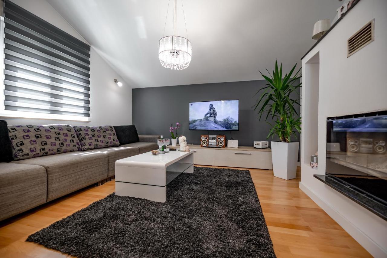 Apartment Malu Sunset Zadar Exterior photo