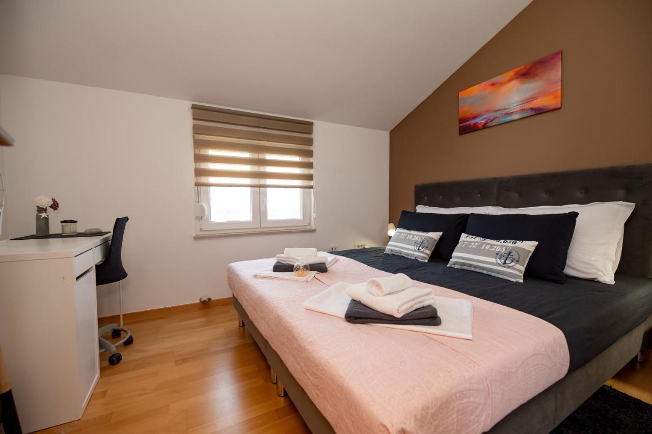 Apartment Malu Sunset Zadar Exterior photo